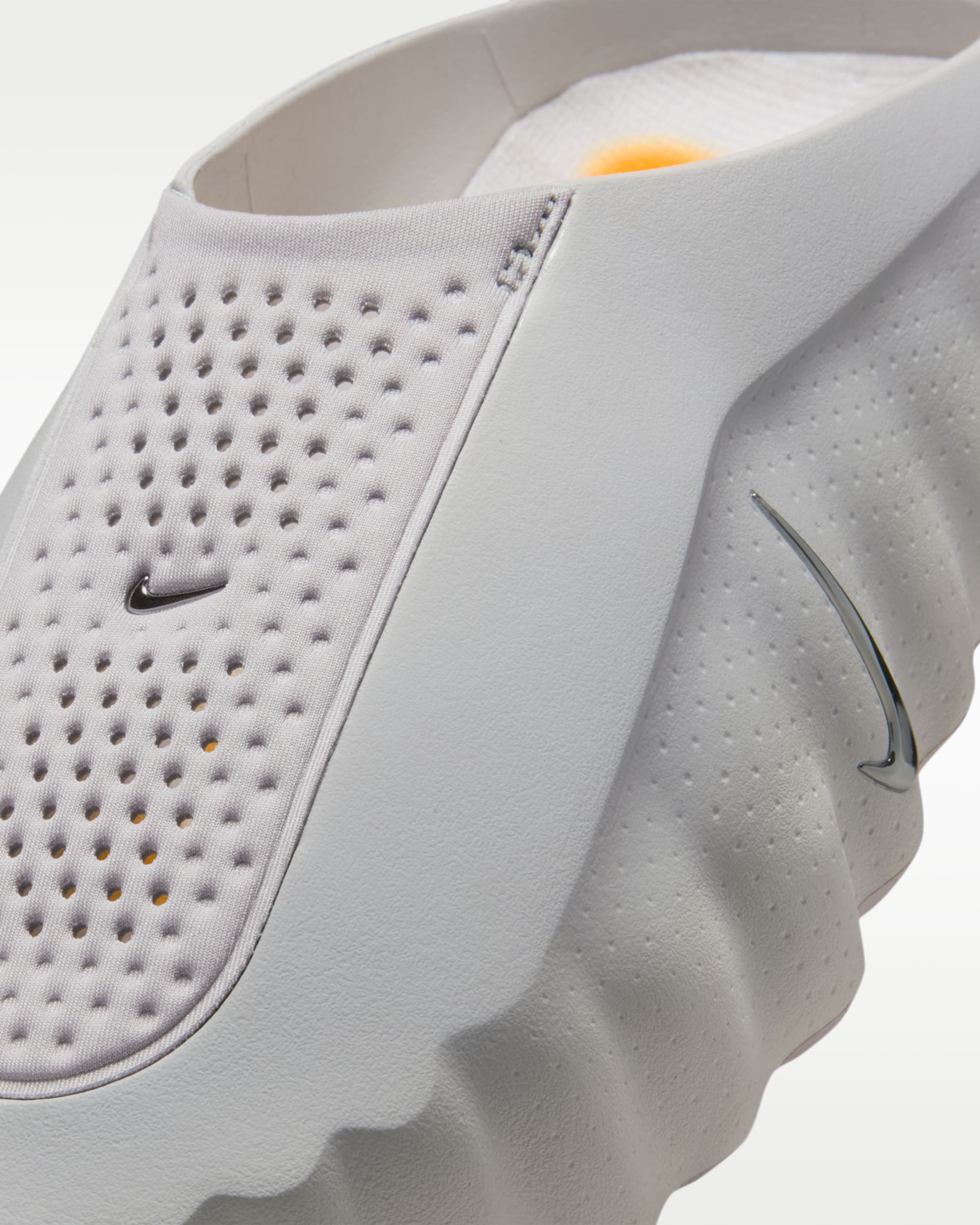 Nike Mind 001