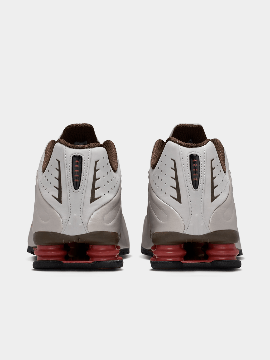 Nike Men's Shox R4 White/Metallic Sneakerc