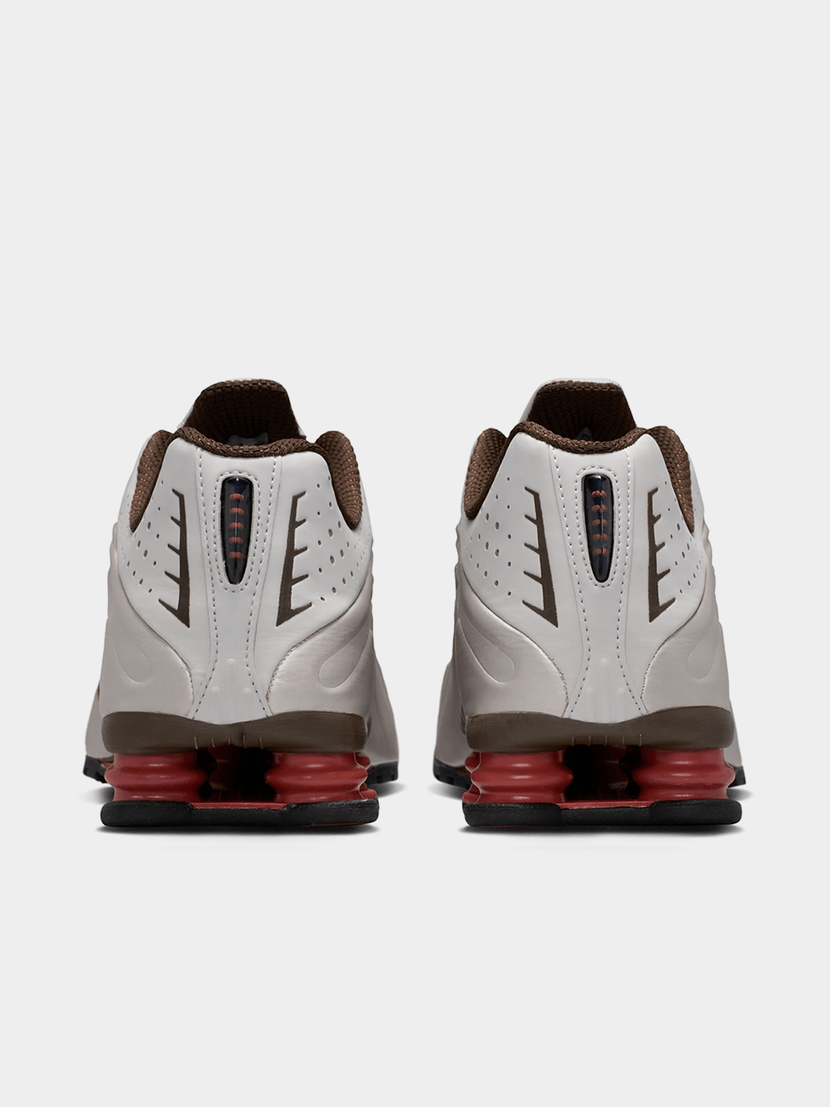 Nike Men's Shox R4 White/Metallic Sneakerc