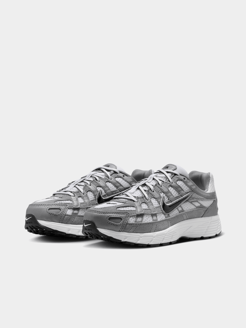 NEW
Nike Junior P-6000 White/Metallic Sneaker