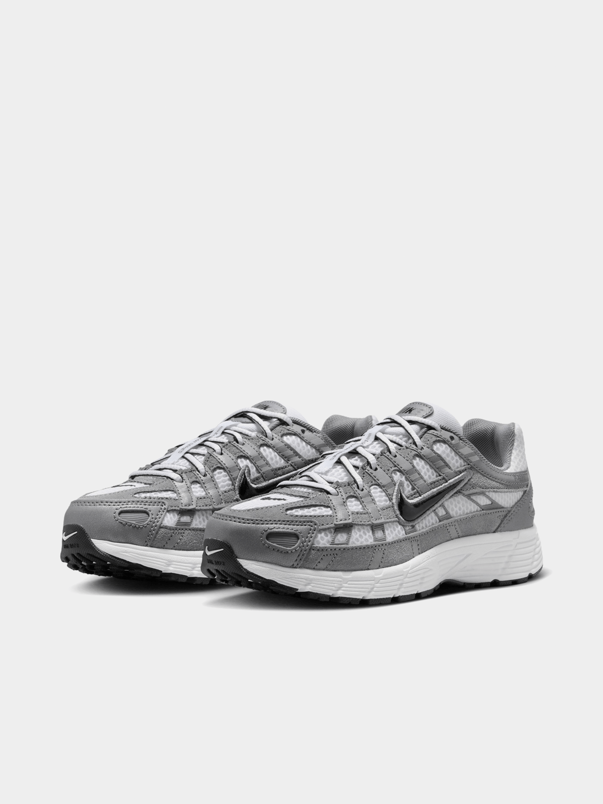 NEW
Nike Junior P-6000 White/Metallic Sneaker