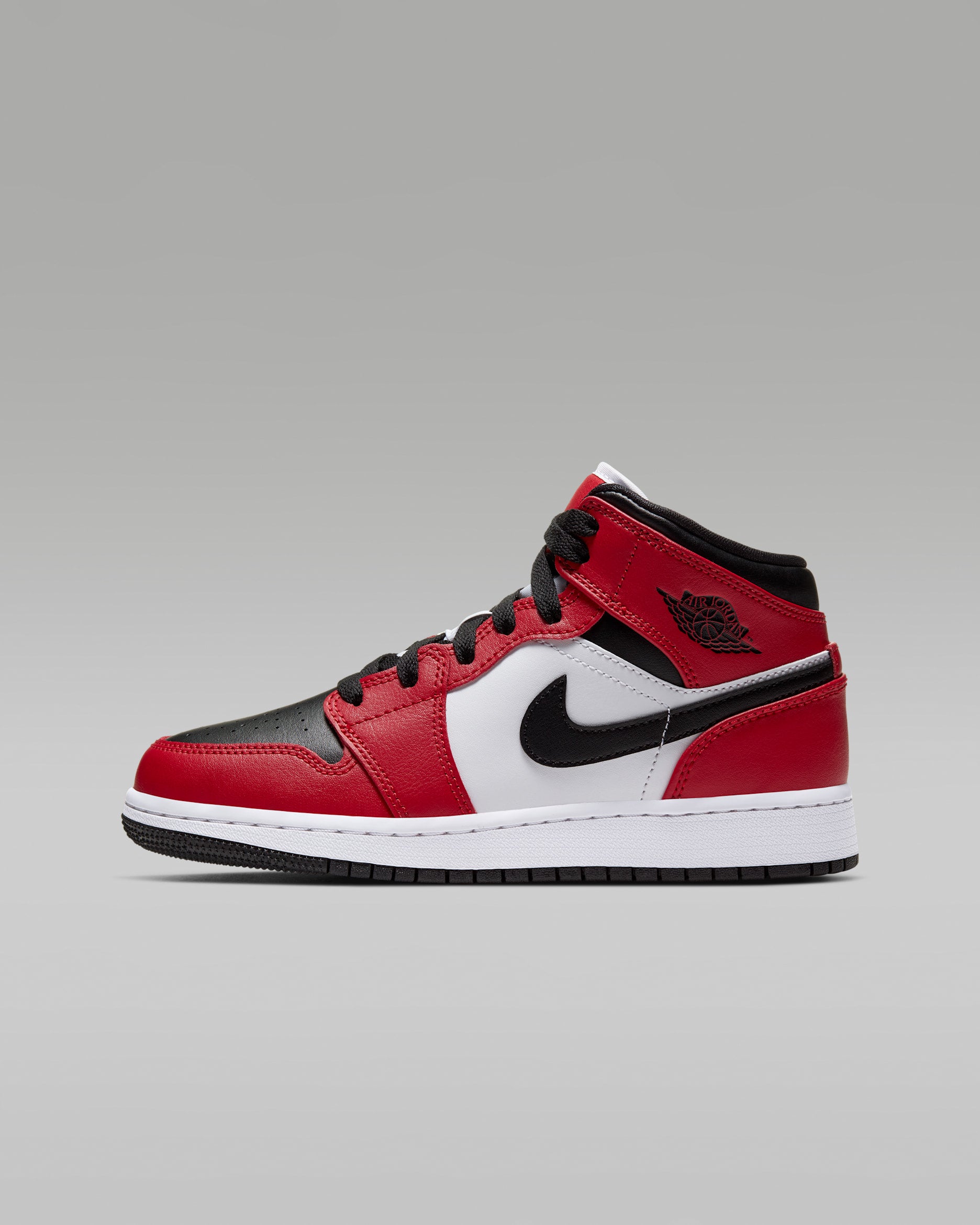 Jordan 1 Mid
Older Kids' Shoes