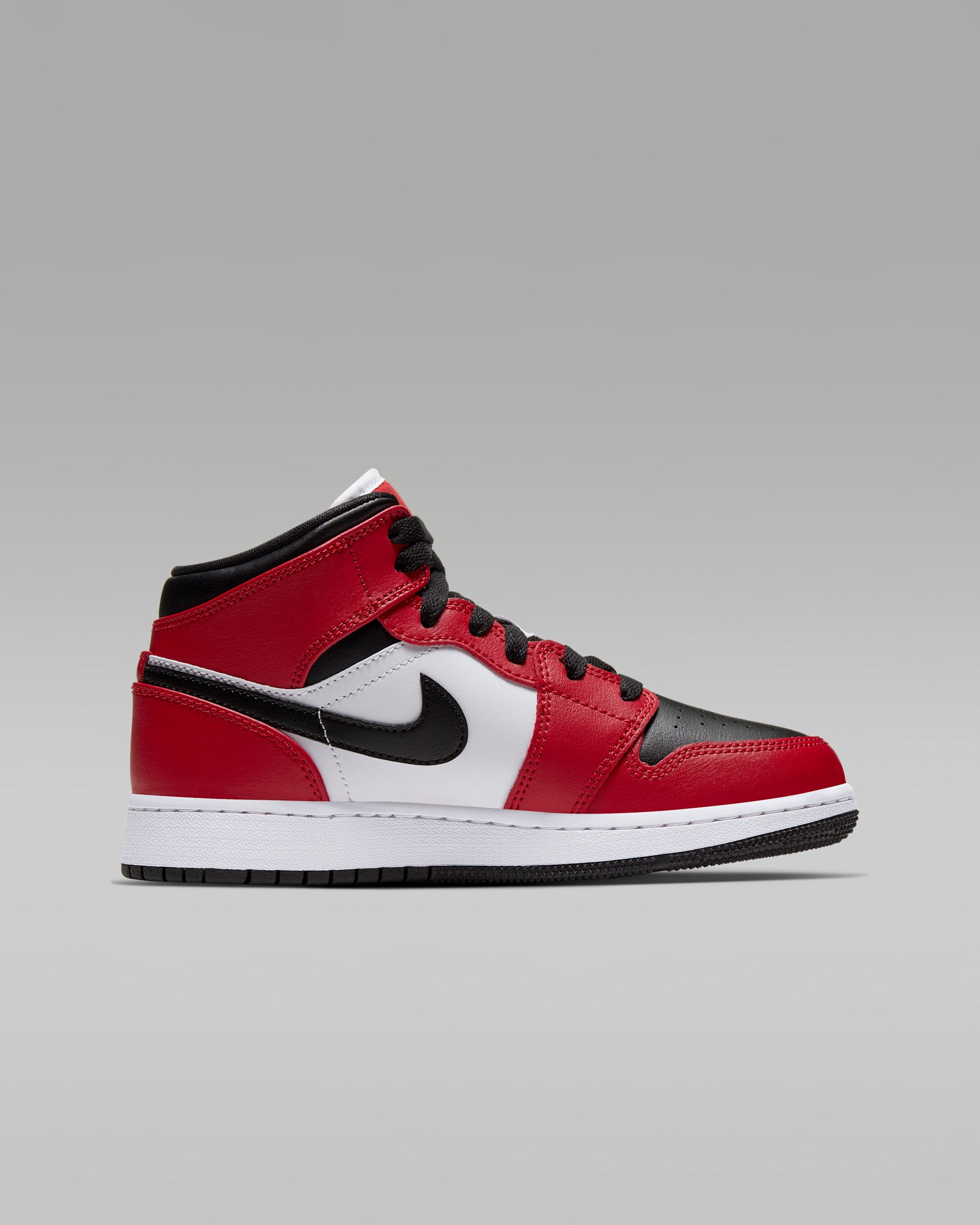 Jordan 1 Mid
Older Kids' Shoes