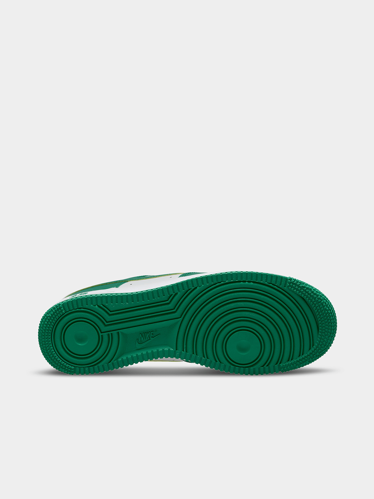 Nike unisex Air Force 1 '07 White/Green Sneaker